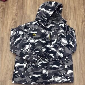 Brand new! Mens Camouflage Down Hooded Jacket